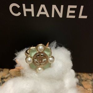 CHANEL Ring.